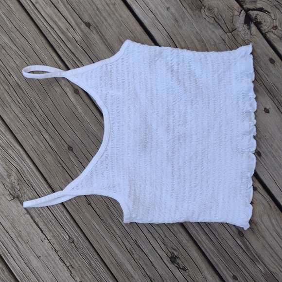 2/$16 Hollister puckered crop Cami. Size Small - Picture 1 of 3